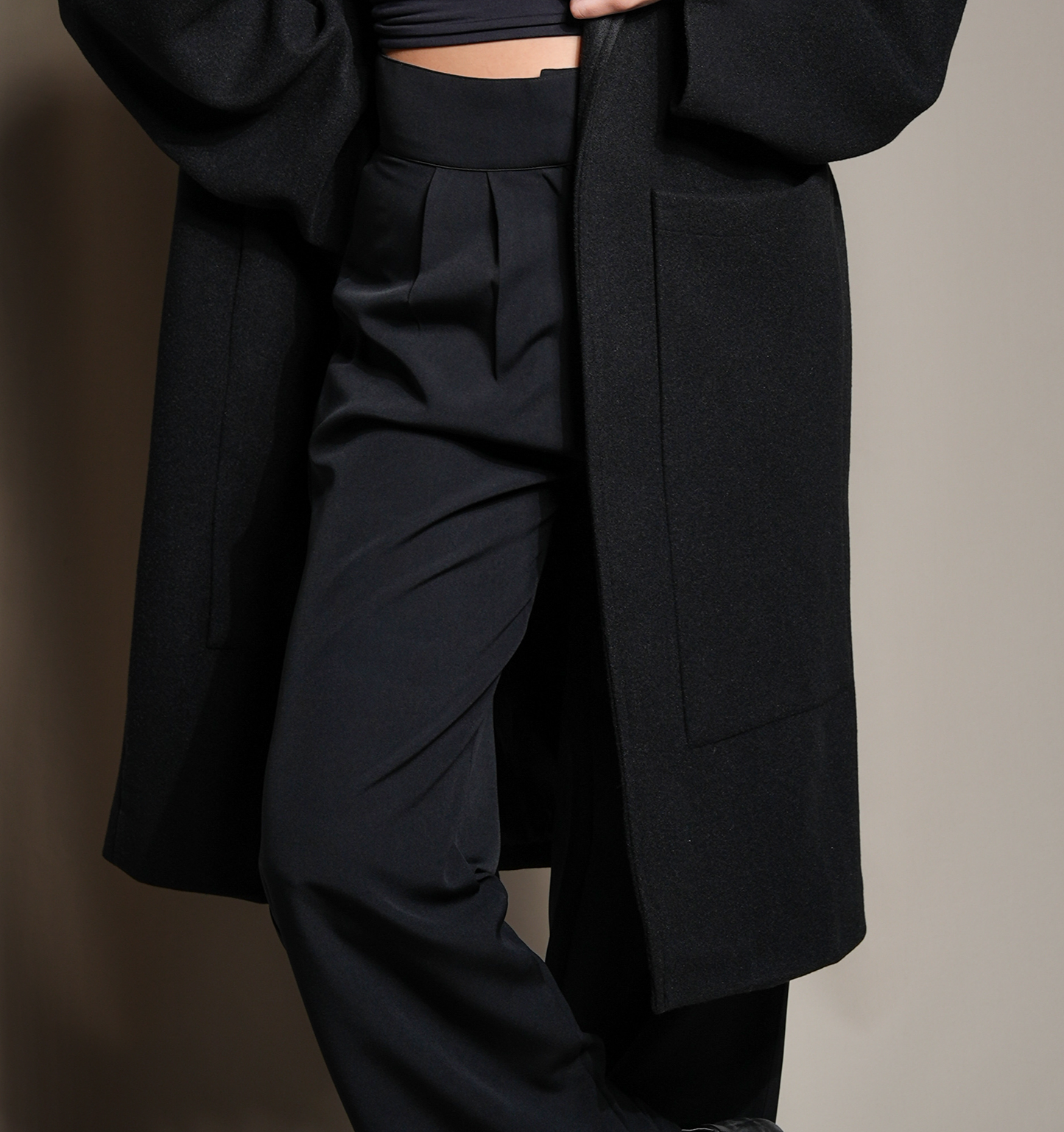 Wide pleated pants